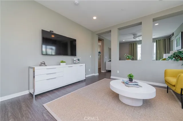 $1,660,000 | 727 Beacon, Irvine, CA 92618