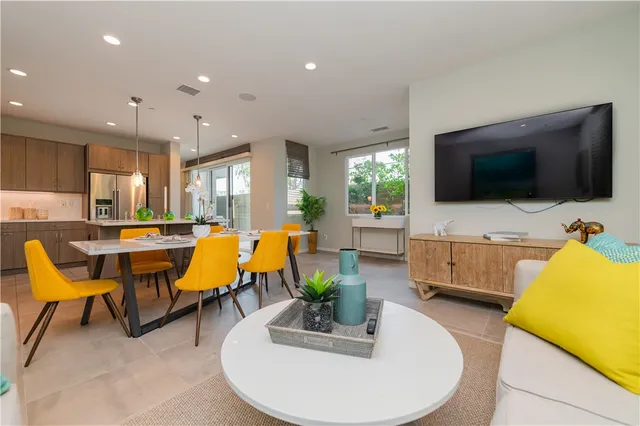 $1,660,000 | 727 Beacon, Irvine, CA 92618