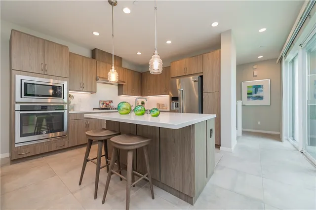 $1,660,000 | 727 Beacon, Irvine, CA 92618