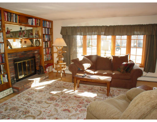 5 Robert Road Salisbury, MA 01952 - Photo 4 of 16