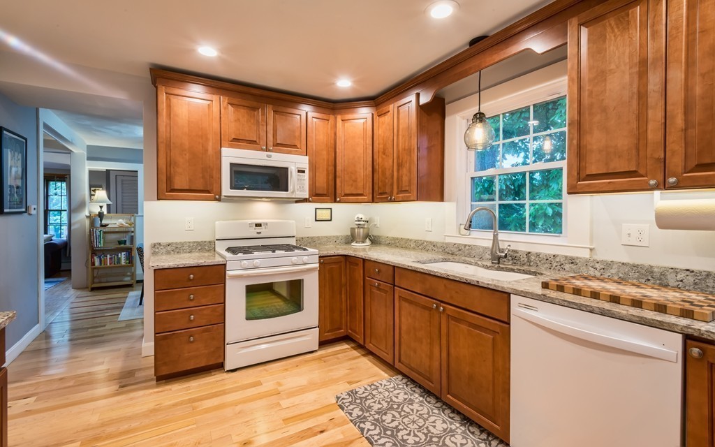 26 County Way Beverly, MA 01915 - Photo 8 of 27 Gallery Image 8