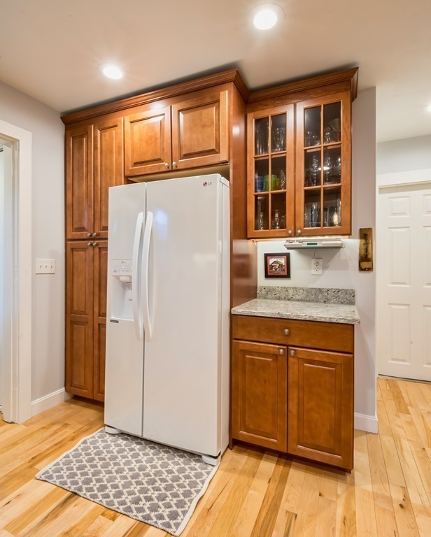 26 County Way Beverly, MA 01915 - Photo 9 of 27 Gallery Image 9
