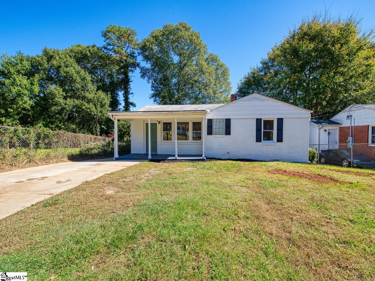 611 Old Augusta Road Greenville, SC 29605 - Photo 1 of 17