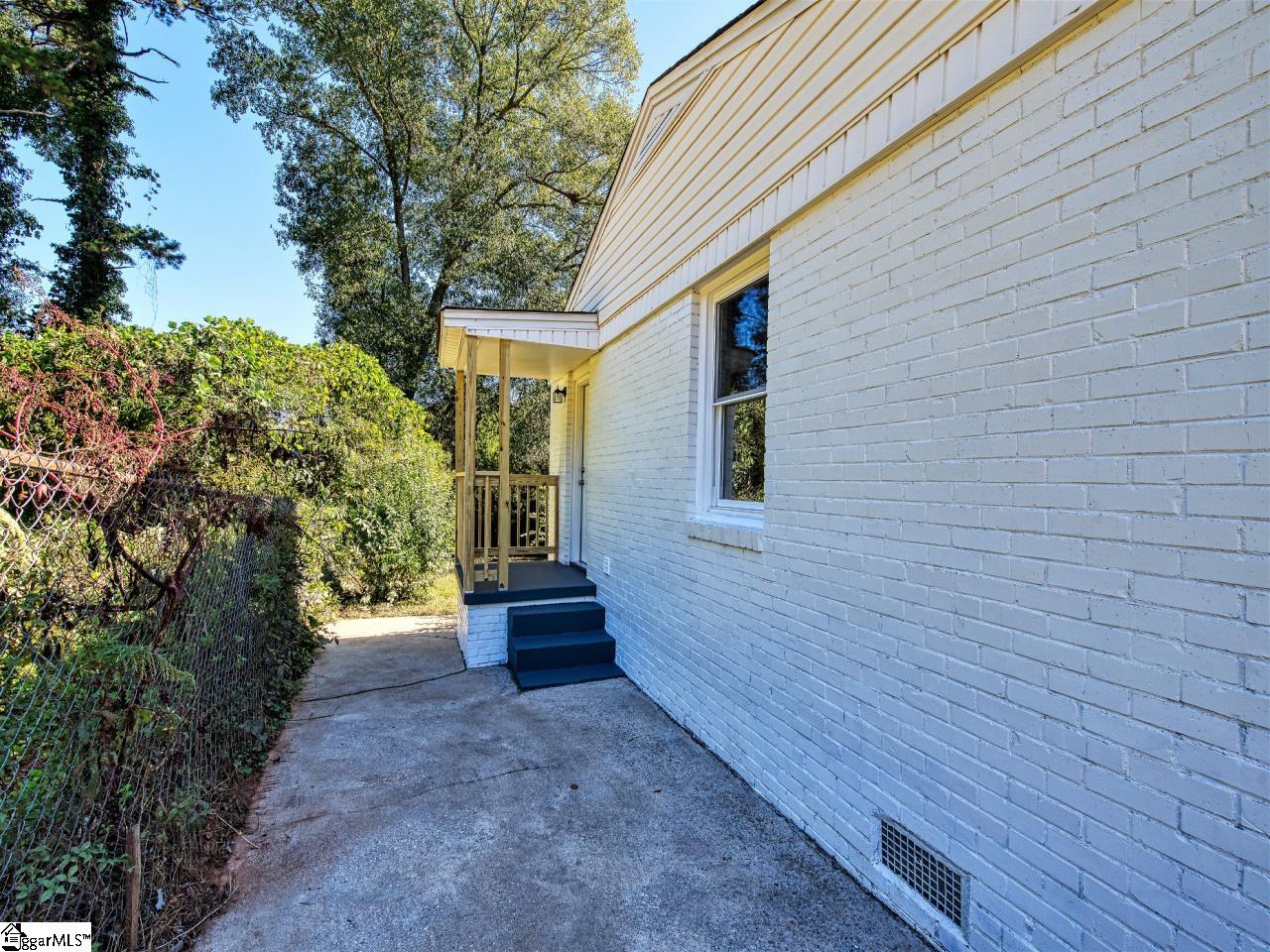 611 Old Augusta Road Greenville, SC 29605 - Photo 14 of 17