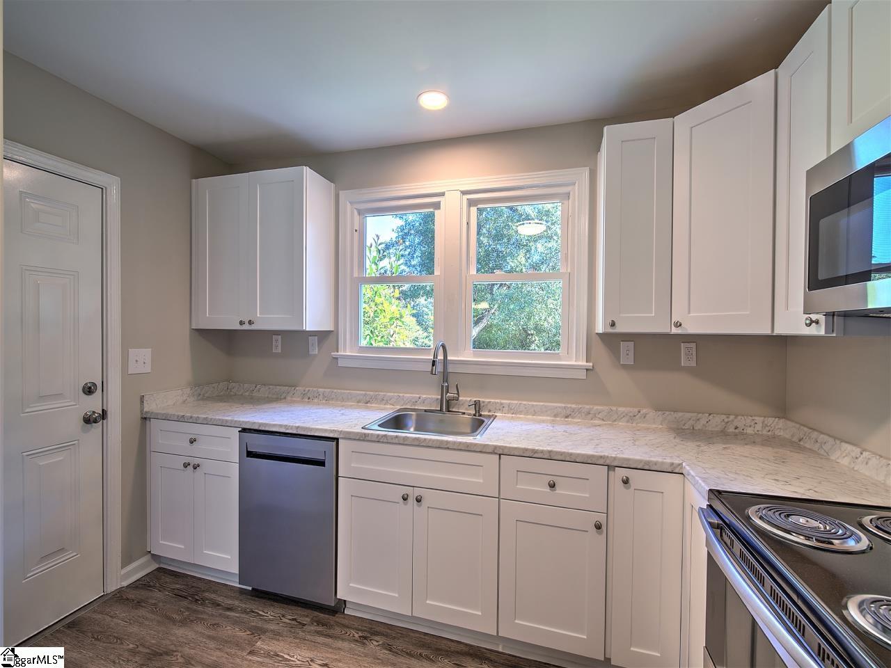 611 Old Augusta Road Greenville, SC 29605 - Photo 8 of 17