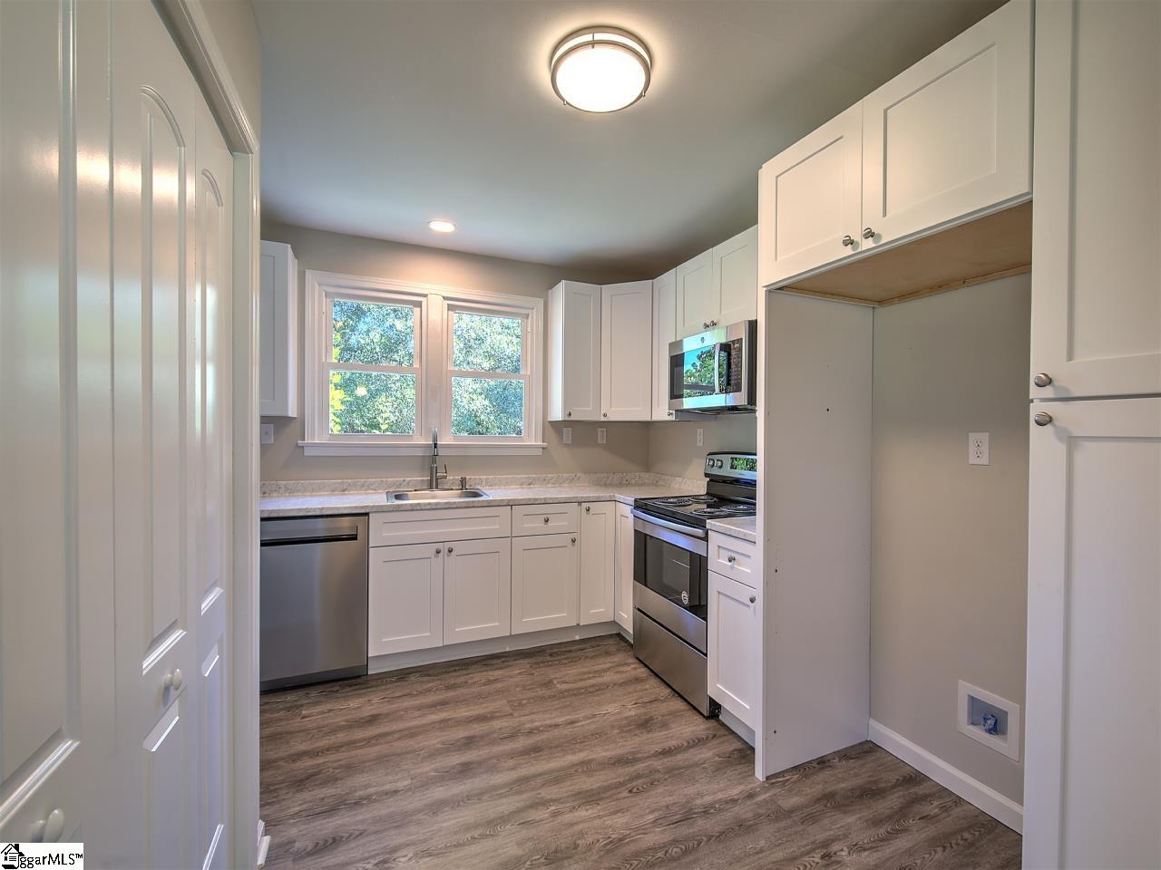 611 Old Augusta Road Greenville, SC 29605 - Photo 9 of 17