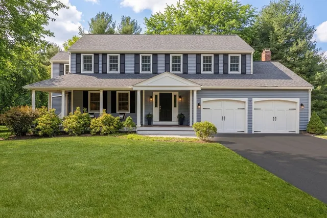 $1,425,000 | 4 Blacksmith Drive, Medfield, MA 02052