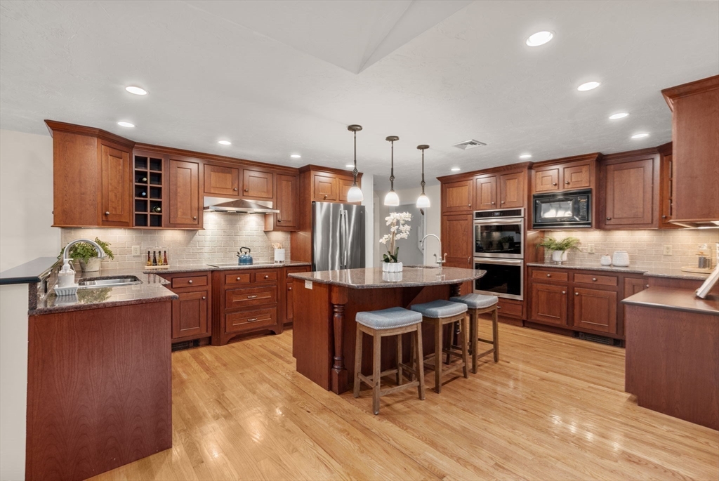 4 Blacksmith Drive Medfield, MA 02052 - Photo 9 of 42