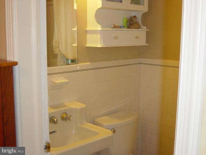 5806 Kenmore Road Baltimore, MD 21210 - Photo 13 of 20 Bath #2