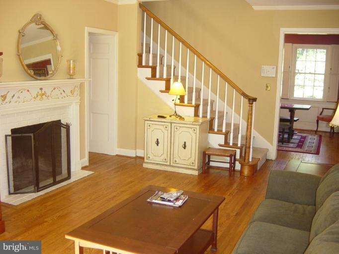 5806 Kenmore Road Baltimore, MD 21210 - Photo 10 of 20 Living Room #2