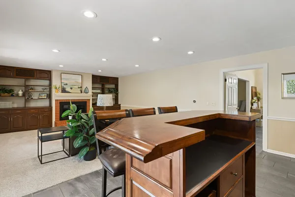 $379,000 | 1220 38th Ave Court, Rock Island, IL 61201