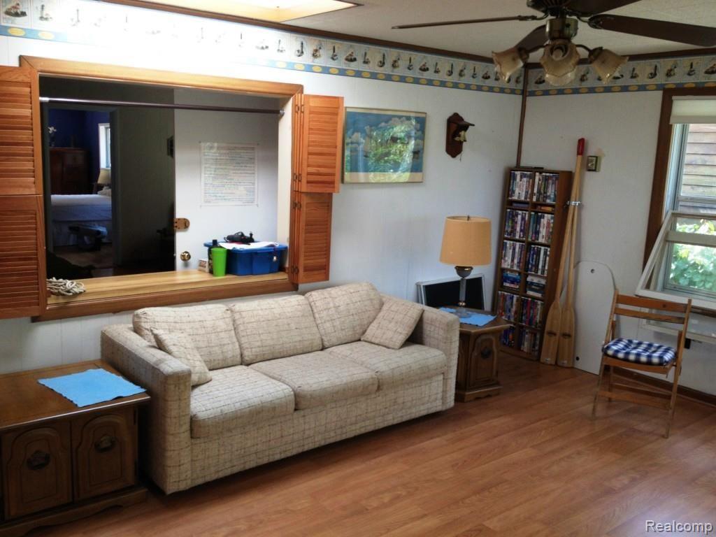 2531 Kingston Road Leonard, MI 48367 - Photo 4 of 8 Family Room 2.jpg