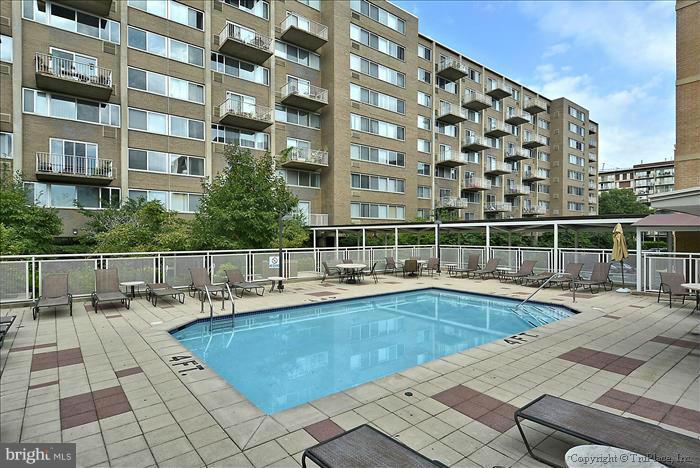 800 4th Street Southwest, Unit N304 Washington, DC 20024 - Photo 19 of 23 Pool
