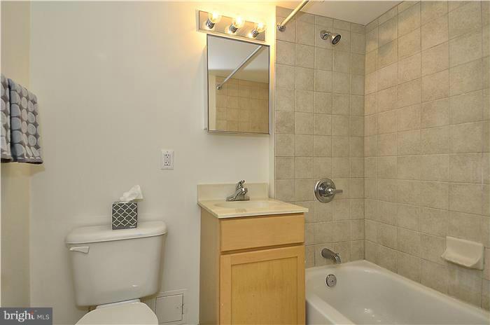 800 4th Street Southwest, Unit N304 Washington, DC 20024 - Photo 8 of 23 Bath