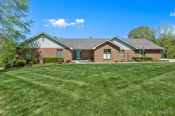 $589,000 | 283 South Lake Drive, Cape Girardeau, MO 63701