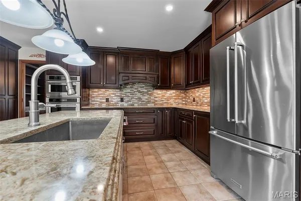 $589,000 | 283 South Lake Drive, Cape Girardeau, MO 63701