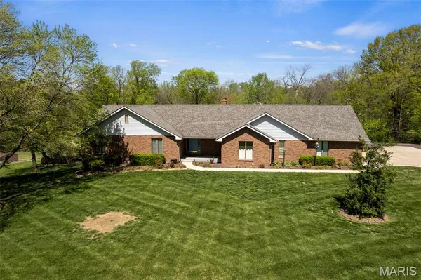 $589,000 | 283 South Lake Drive, Cape Girardeau, MO 63701