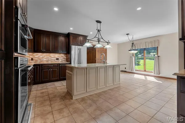 $589,000 | 283 South Lake Drive, Cape Girardeau, MO 63701