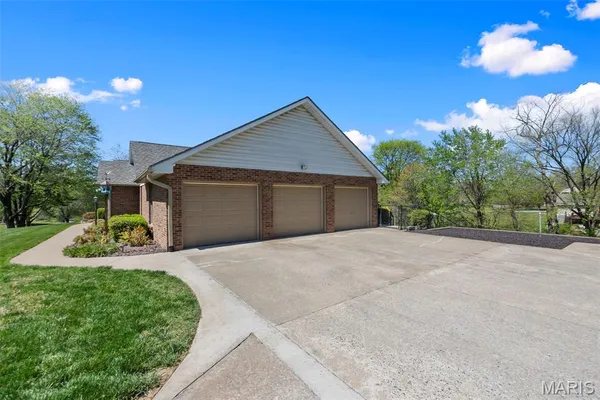 $589,000 | 283 South Lake Drive, Cape Girardeau, MO 63701