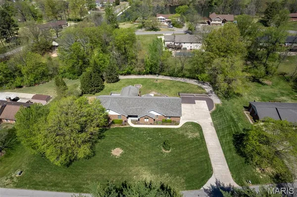 $589,000 | 283 South Lake Drive, Cape Girardeau, MO 63701