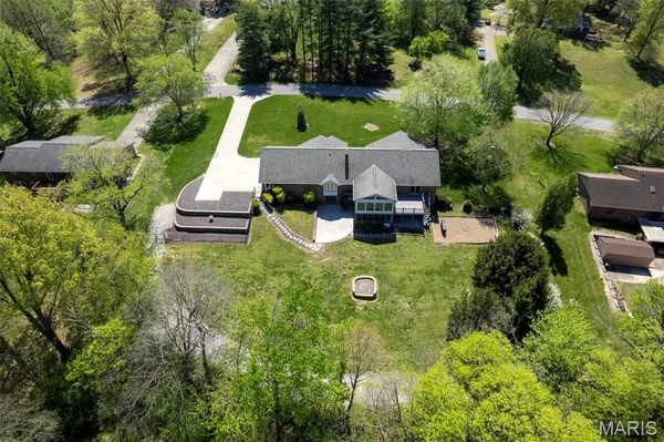 $589,000 | 283 South Lake Drive, Cape Girardeau, MO 63701