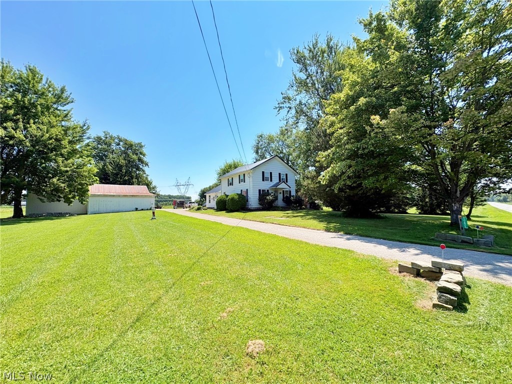 10677 Baumhart Road Amherst, OH 44001 - Photo 5 of 44
