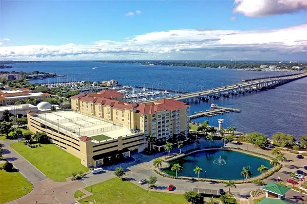 $3,000 | 808 3rd Avenue West, Unit 701, Bradenton, FL 34205