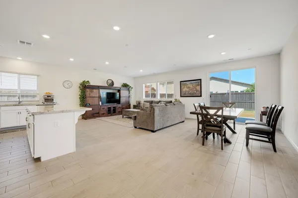 $525,000 | 1398 Elkins Circle, Olivehurst, CA 95961