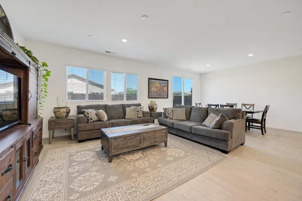 $525,000 | 1398 Elkins Circle, Olivehurst, CA 95961