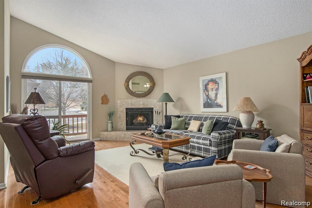22220 River Ridge Trail Farmington Hills, MI 48335 - Photo 10 of 29
