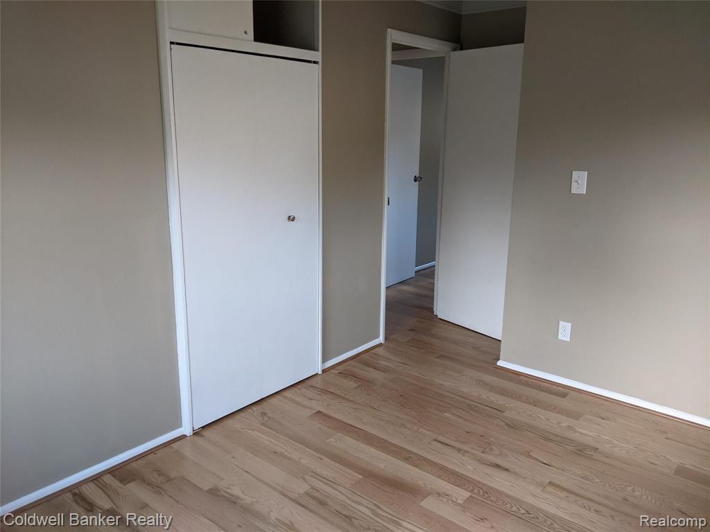 3693 Queensbury Road Lake Orion, MI 48359 - Photo 10 of 24