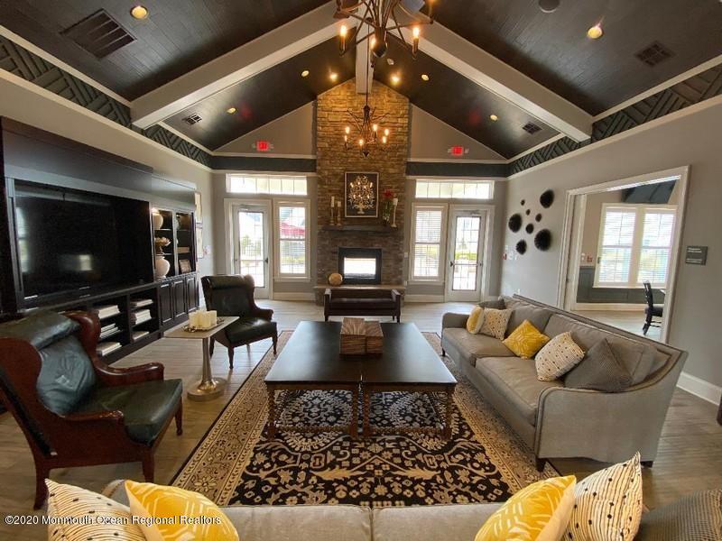 18 Sunset Drive Tinton Falls, NJ 07724 - Photo 30 of 40 Main room