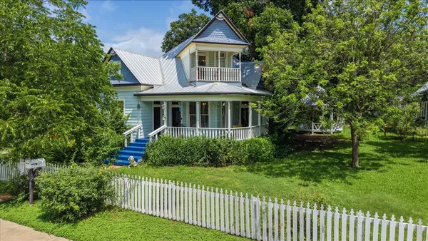 $2,236,900 | 702 East Main Street, Round Rock, TX 78664