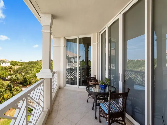 $1,295,000 | 601 North Swim Club Drive, Unit PHB, Vero Beach, FL 32963