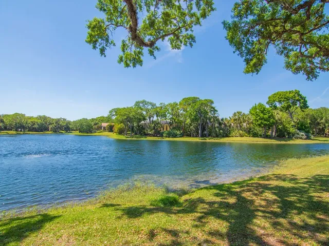 $1,295,000 | 601 North Swim Club Drive, Unit PHB, Vero Beach, FL 32963