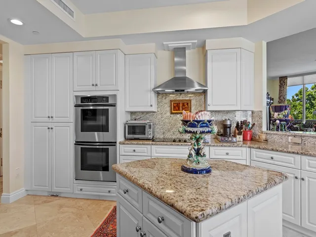 $1,295,000 | 601 North Swim Club Drive, Unit PHB, Vero Beach, FL 32963