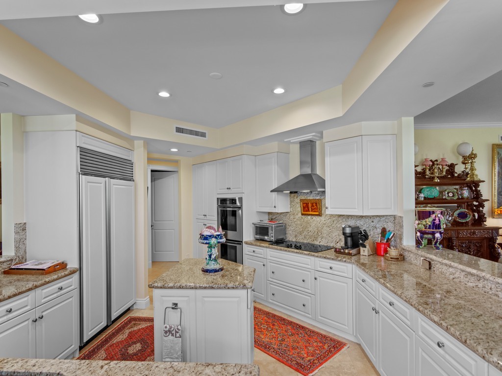 601 North Swim Club Drive, Unit PHB Vero Beach, FL 32963 - Photo 5 of 33