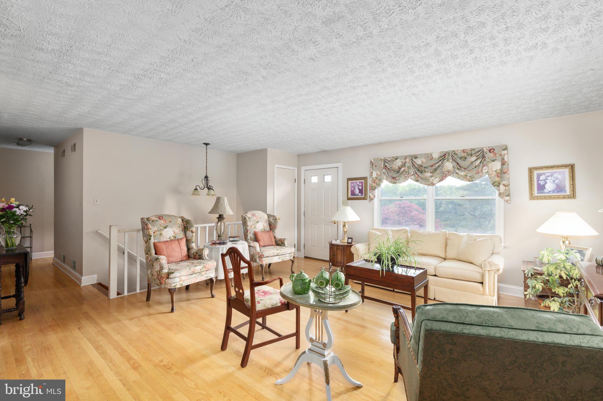 416 Boliver Road Fort Valley, VA 22652 - Photo 4 of 49