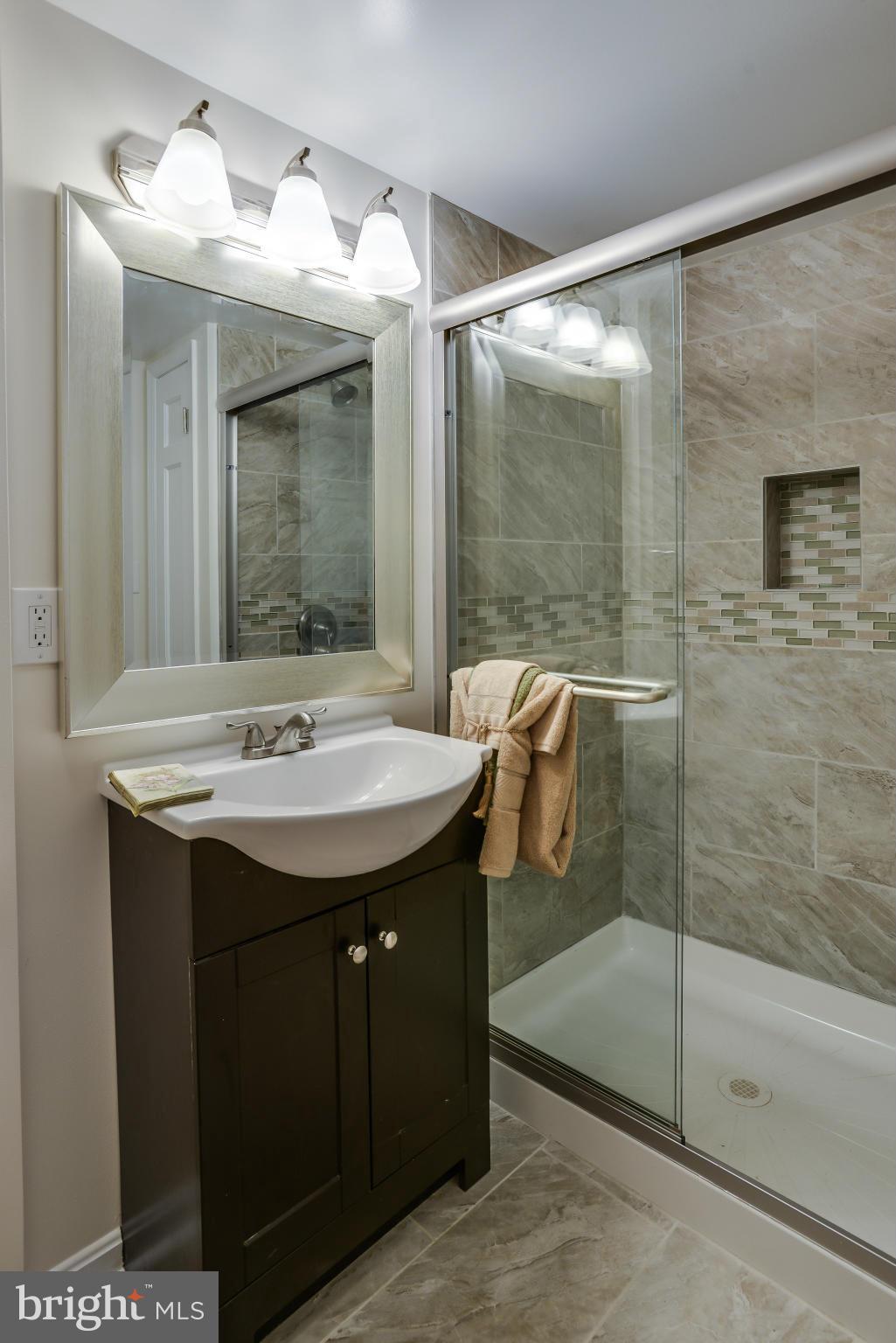 6019 Falkirk Road Baltimore, MD 21239 - Photo 13 of 27 Bath - Lower