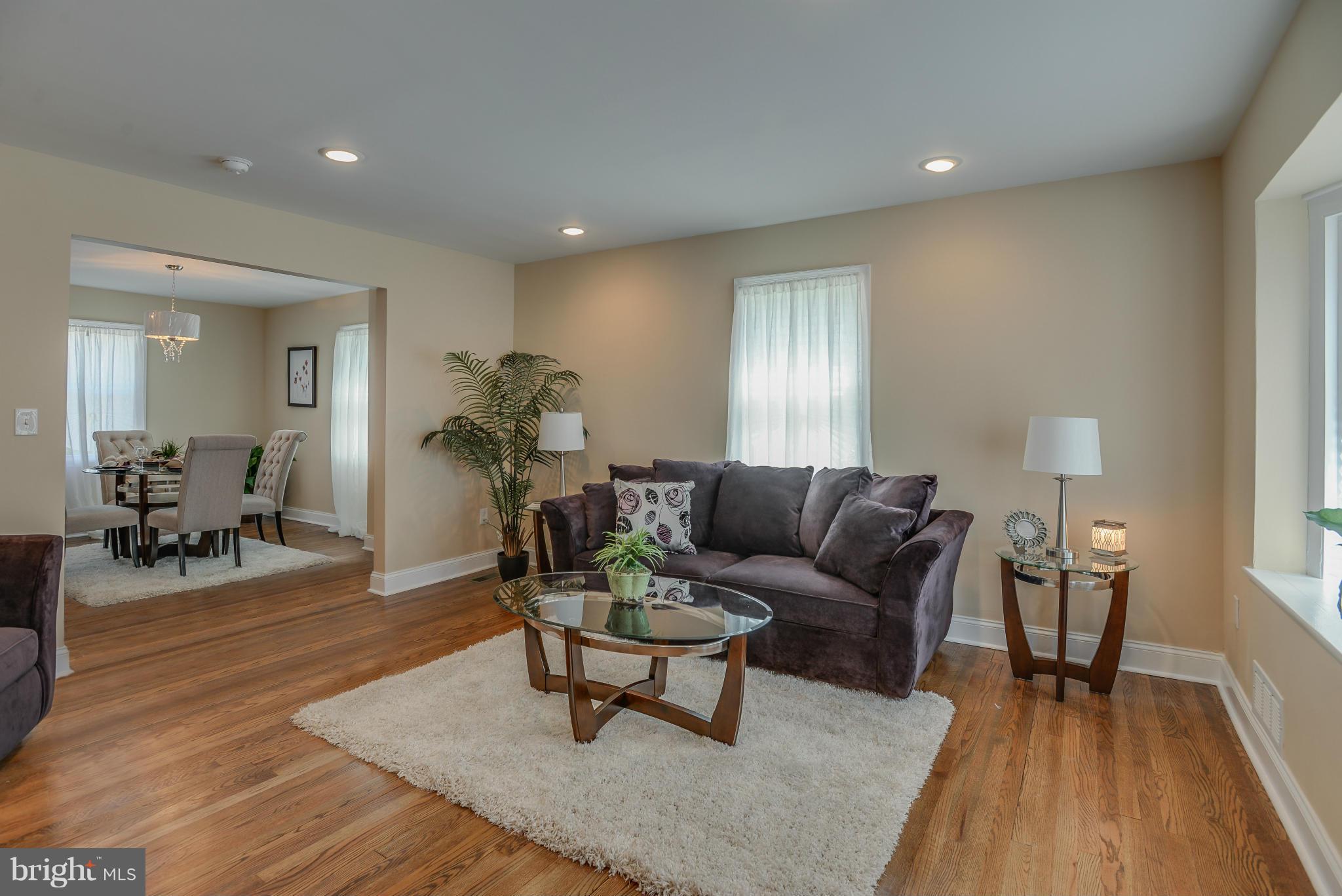 6019 Falkirk Road Baltimore, MD 21239 - Photo 8 of 27 Living Room