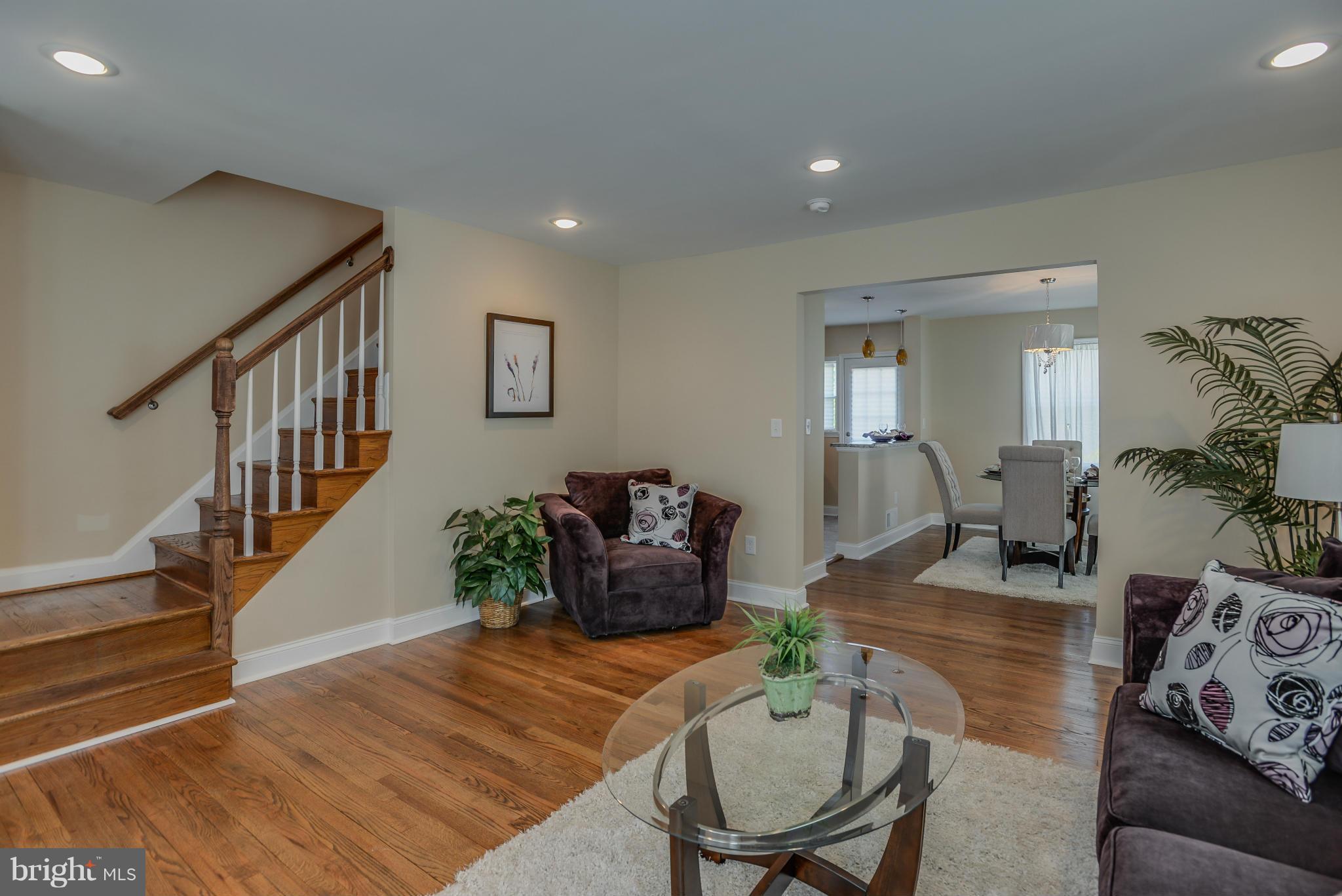 6019 Falkirk Road Baltimore, MD 21239 - Photo 9 of 27 Living Room