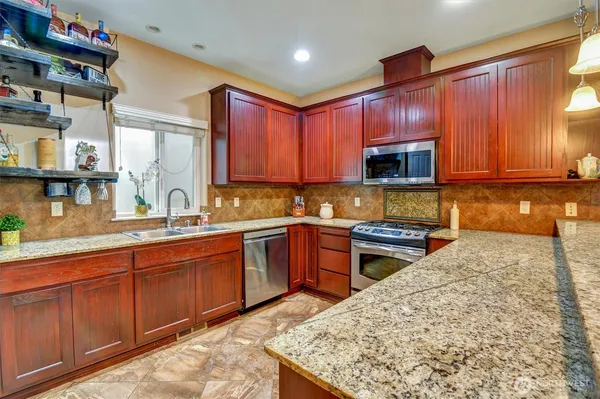 $740,000 | 7402 Olympic Drive, Everett, WA 98203