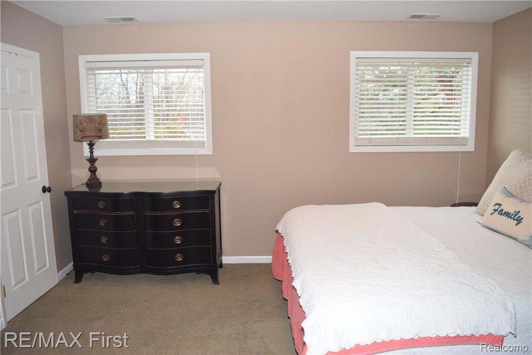 422 Barclay Road Grosse Pointe, MI 48236 - Photo 17 of 43 DSC_0974.JPG