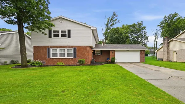 $279,900 | 2609 West Riggin Road, Muncie, IN 47304