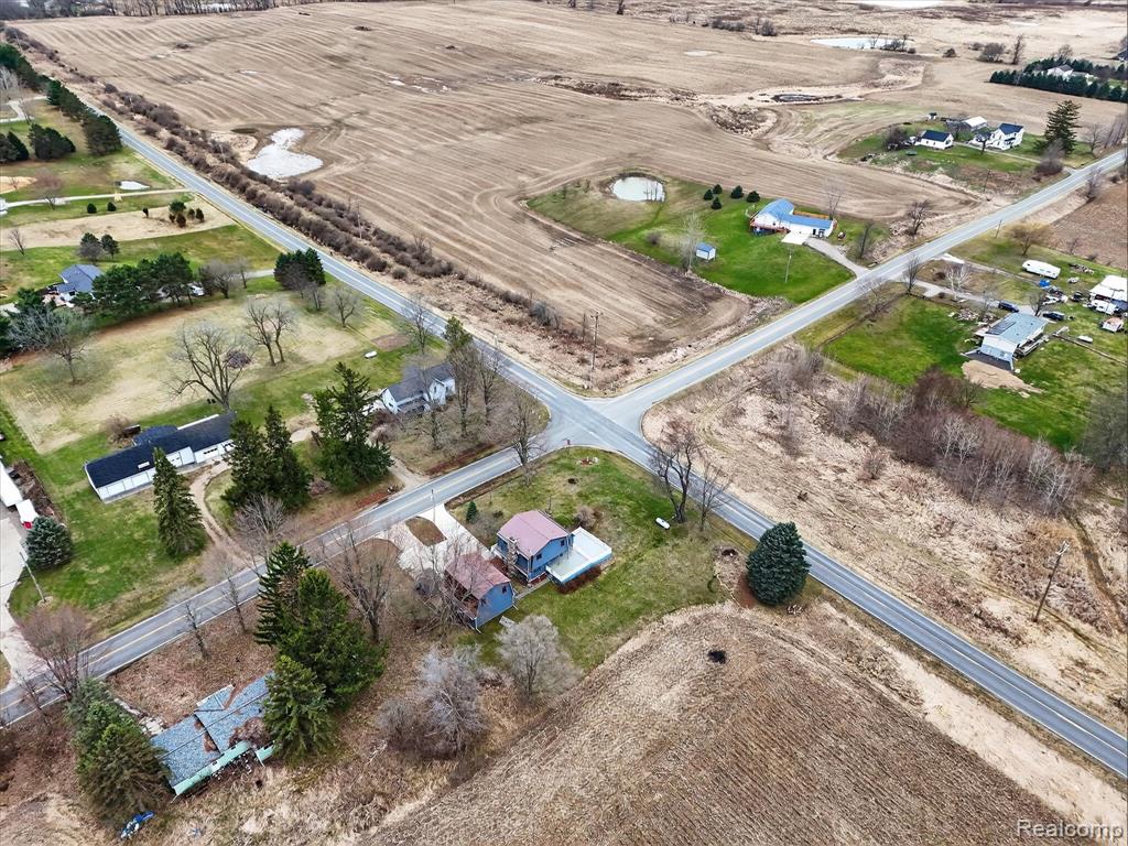 992 West Bennington Road Owosso, MI 48867 - Photo 52 of 61