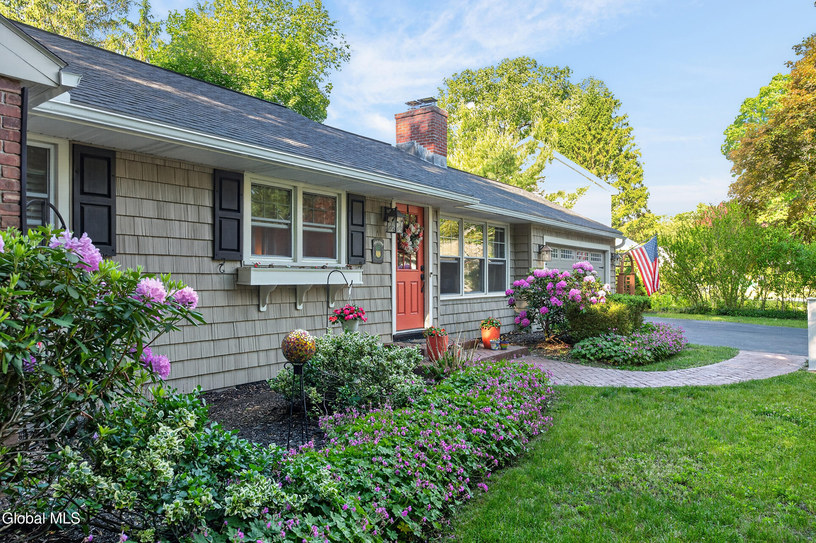 2 Avon Road Bethlehem, NY 12054 - Photo 2 of 40 005-2-Avon-Road-Delmar-NY-12054