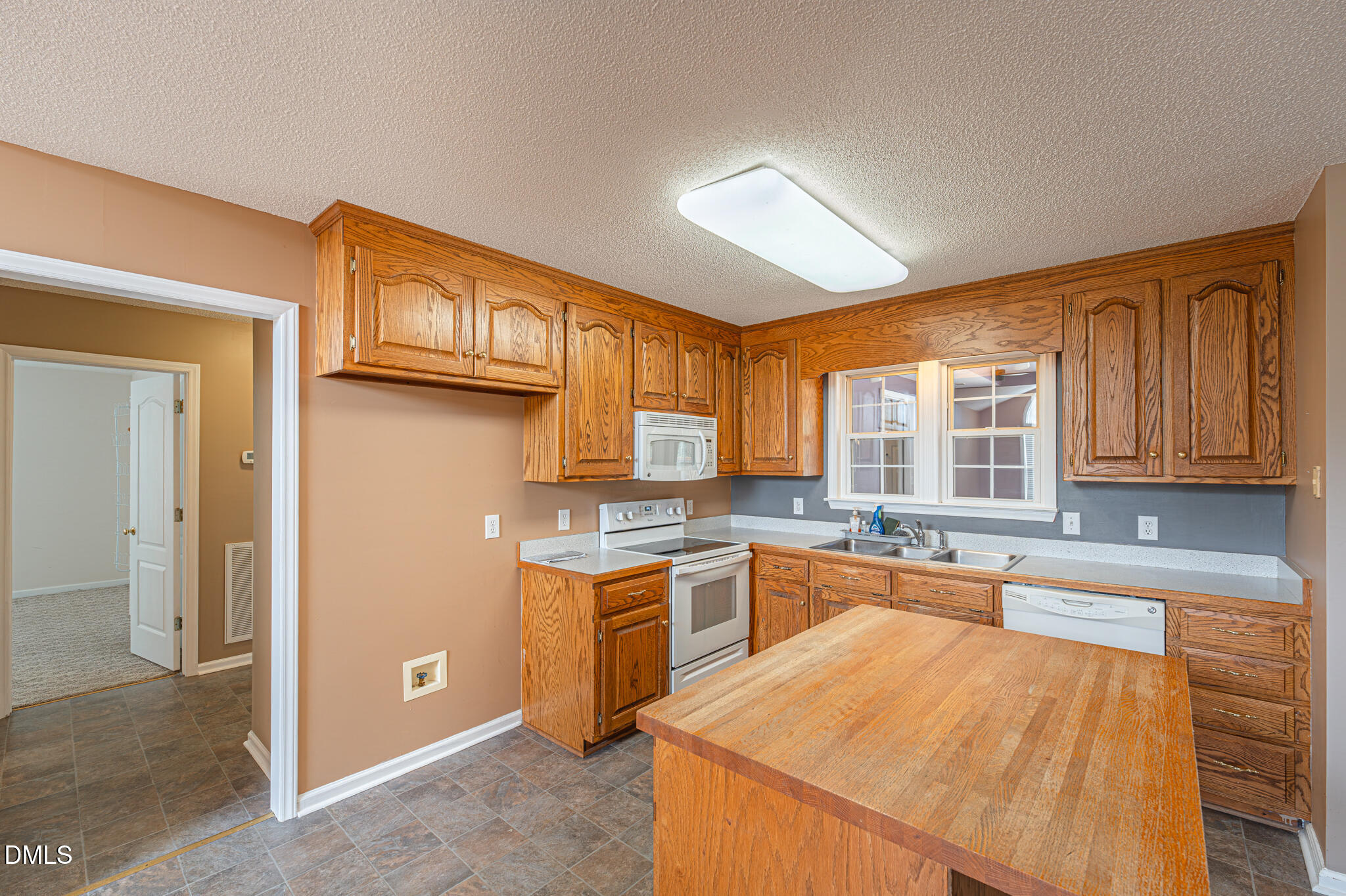 3220 North Shiloh Road Garner, NC 27529 - Photo 10 of 54 3220 N Shiloh Road-11