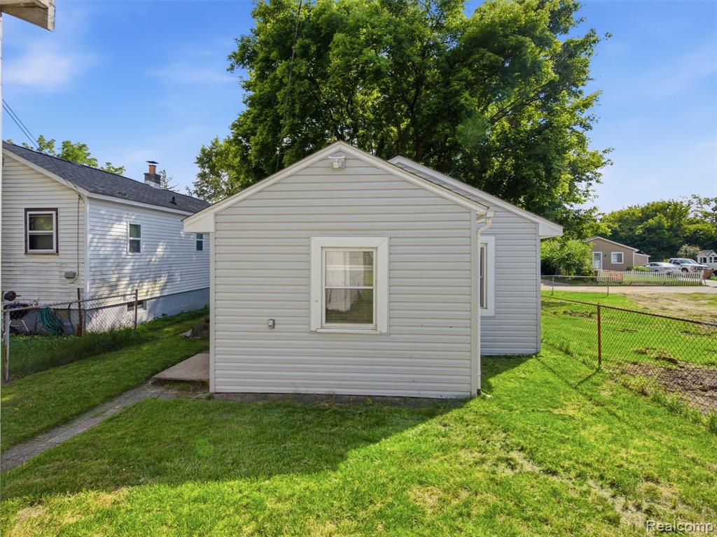 808 Corwin Court Pontiac, MI 48340 - Photo 30 of 34
