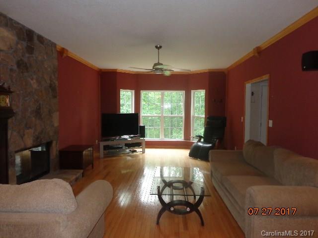 471 Early Dietz Road Sylva, NC 28779 - Photo 4 of 27 Gallery Image 4