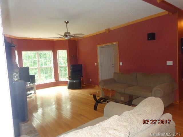 471 Early Dietz Road Sylva, NC 28779 - Photo 8 of 27 Gallery Image 8